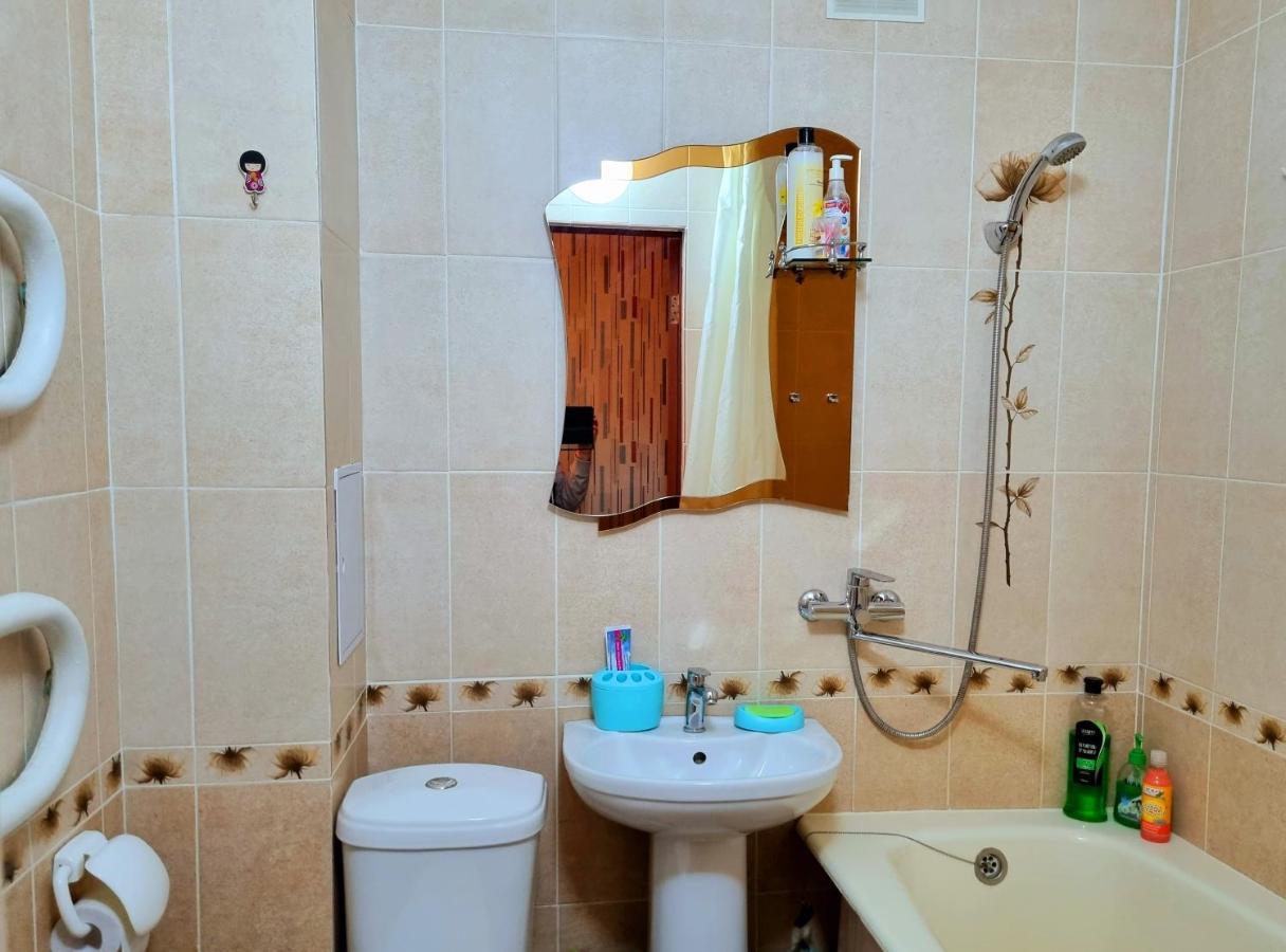 Apartment На Стрелке С Красивым Видом На Иртыш Ustʼ-Kamenogorsk Exteriör bild